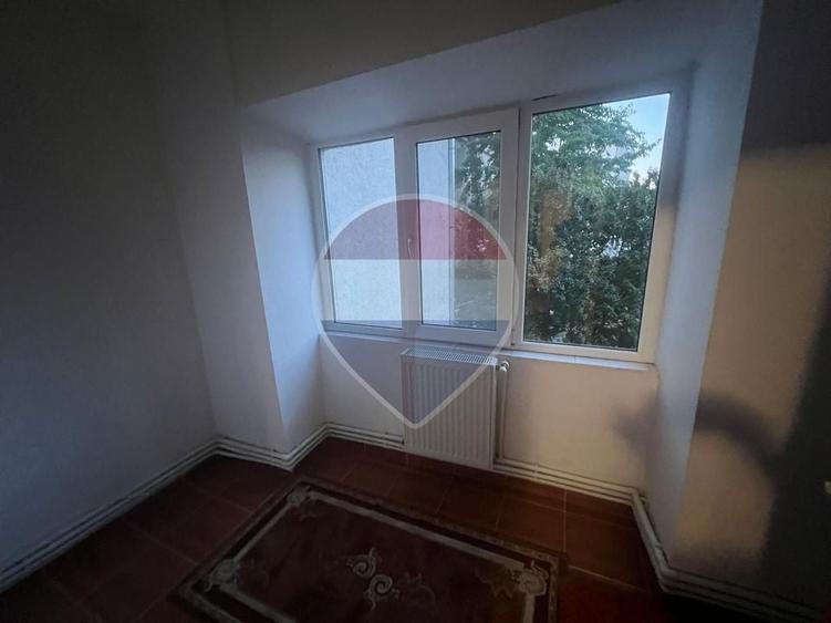 Apartament cu 2 camere decomandat, mobilat în Brăilei