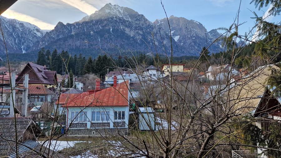 Casă cu 4 camere cu Canalizare în Central