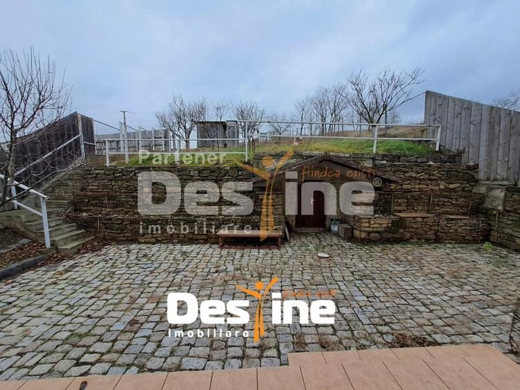 Casă individuală cu 4 camere cu Canalizare în Bogonos