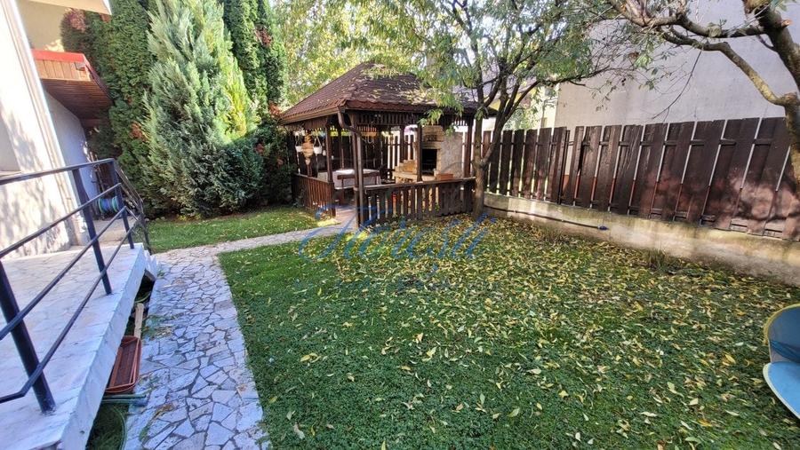 Duplex cu 4 camere cu Canalizare în Florești