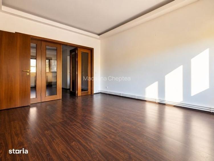 Piata Romana, 3 camere, 69 mp utili, etaj 3, un apartament pe etaj