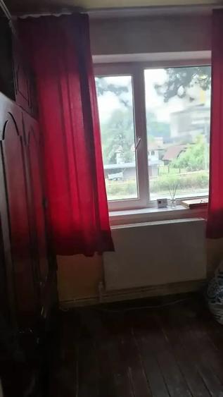 Apartament cu 2 camere decomandat în Petros