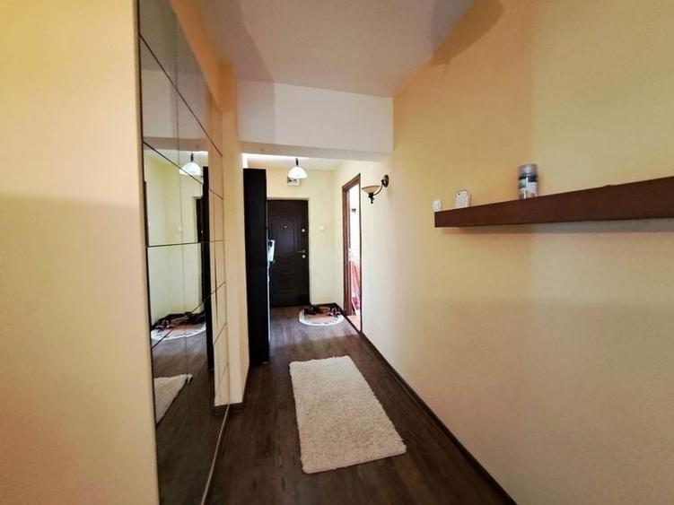 Apartament cu 4 camere decomandat, mobilat în Micro 11