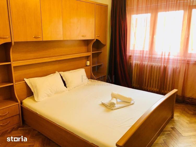 Apartament cu 4 camere decomandat în Central
