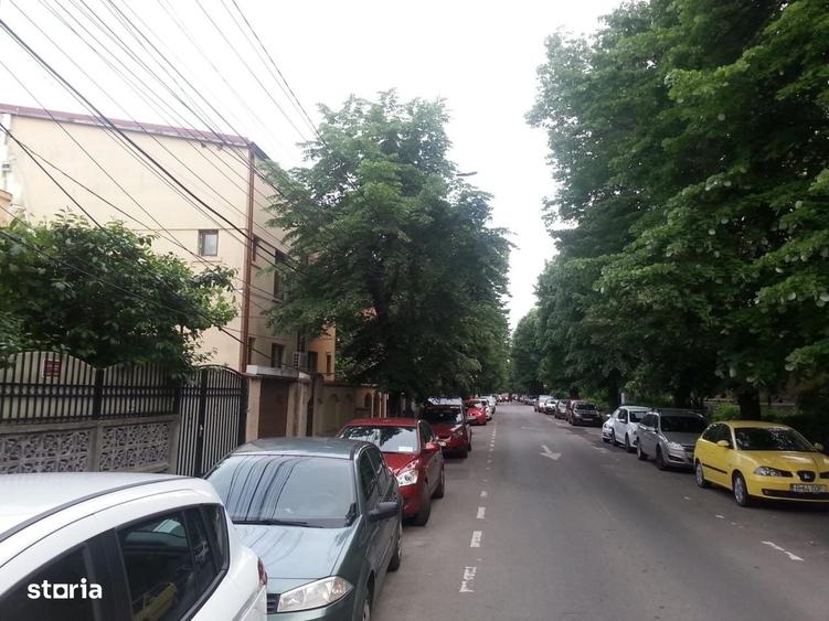 Casă cu 3 camere în Vatra Luminoasă