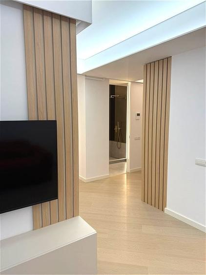 Apartament cu 3 camere semidecomandat, mobilat în Pipera