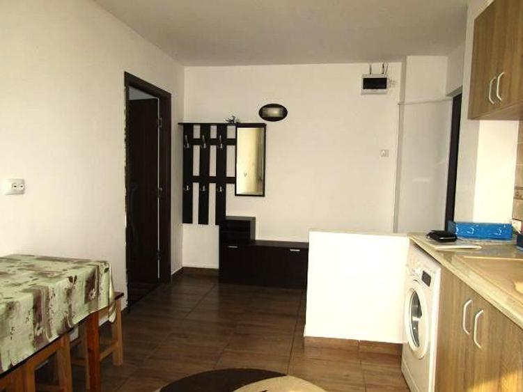 Apartament cu 2 camere semidecomandat în Micro 11