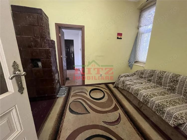 Casă cu 3 camere cu Teren 1623 Mp în Central