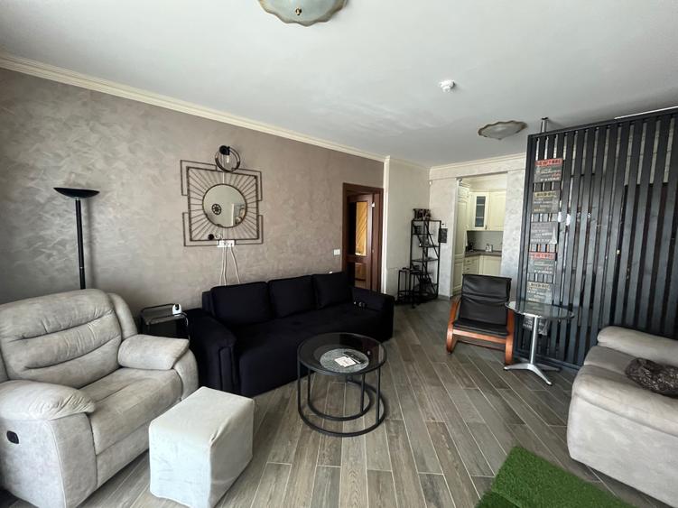Apartament cu 3 camere semidecomandat în Central