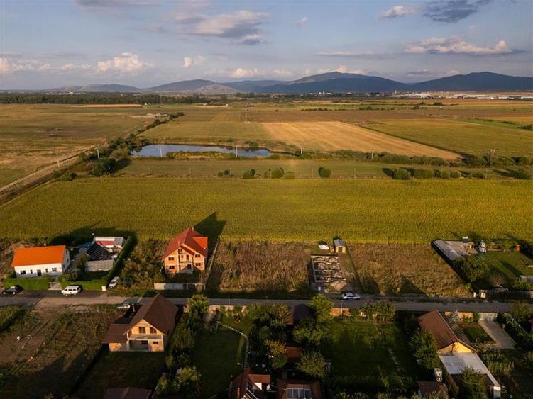 Teren Construcții intravilan de 1000 mp, în Hărman