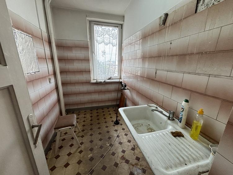 Apartament cu 2 camere semidecomandat în Gara de Nord