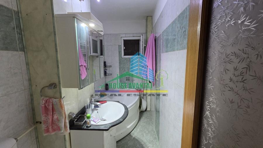 Apartament cu 3 camere decomandat, mobilat în Obor