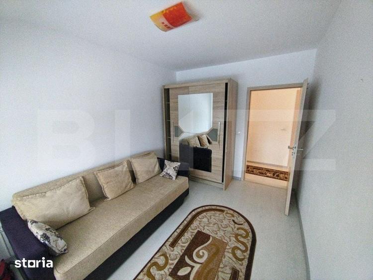 Apartament cu 3 camere decomandat în Tractorul