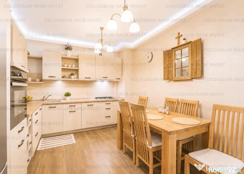 Apartament cu 3 camere decomandat în Tractorul