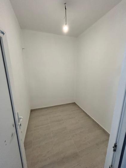 Spațiu comercial, de 310 mp, în Florești