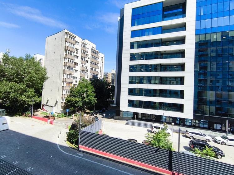 Apartament cu 3 camere decomandat în Cotroceni