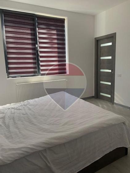 Casă cu 4 camere cu Teren 380 Mp în Berceni