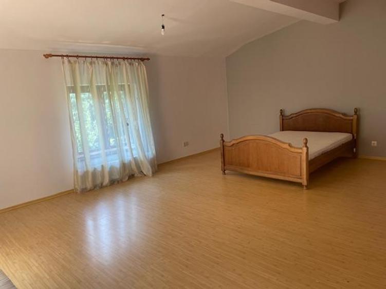 Casă cu 5 camere cu Teren 500 Mp în Iancu Nicolae