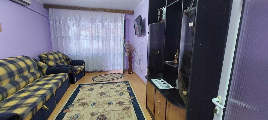 Apartament cu 2 camere semidecomandat în Micro 17