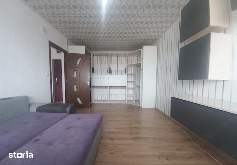 Apartament cu 3 camere decomandat în Sud