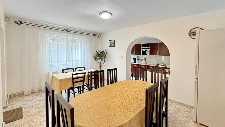 Casă individuală cu 10 camere cu Canalizare în Dâmbul Morii