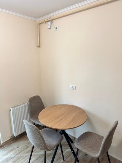 Apartament cu 2 camere decomandat, mobilat în Capitol