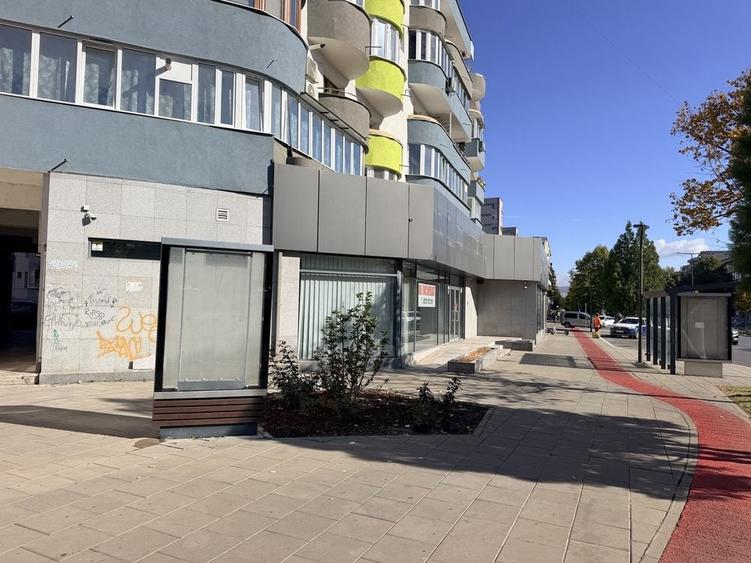 Spațiu comercial, de 320 mp, în Ultracentral