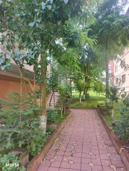Apartament cu 3 camere decomandat, mobilat în Bună Ziua