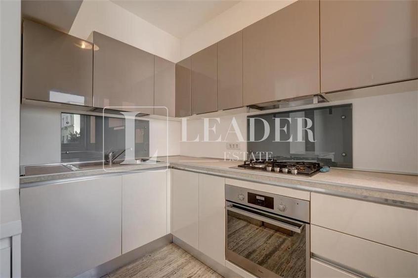 Apartament cu 4 camere semidecomandat, mobilat în Dacia