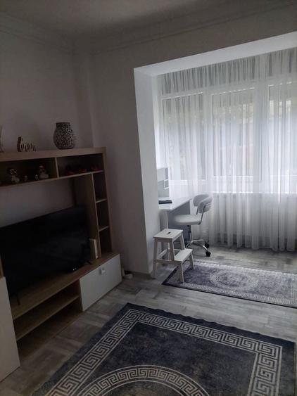 Garsonieră decomandată în Central