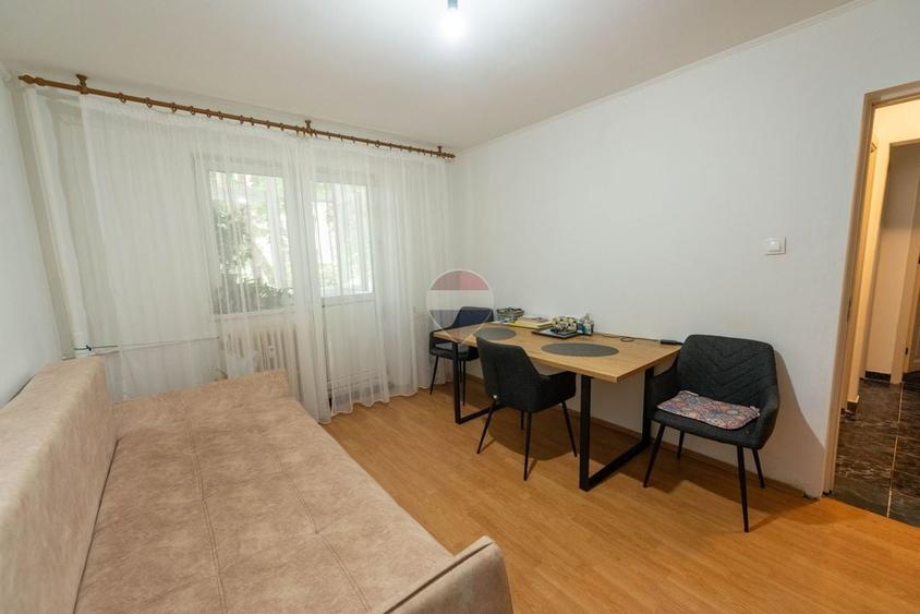 Apartament cu 2 camere decomandat, mobilat în Valea Ialomiței