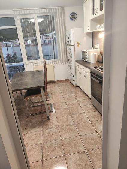 Casă cu 4 camere în Central