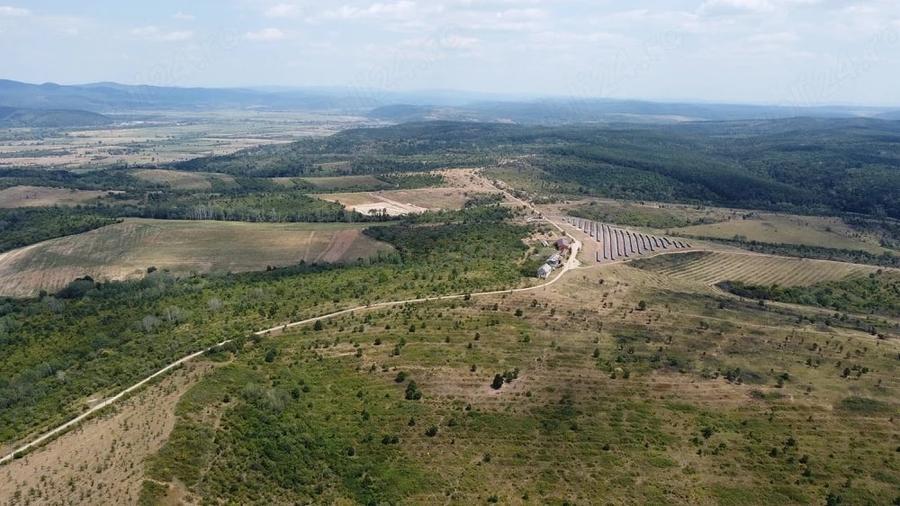 Teren de 521000 mp, în Periferie