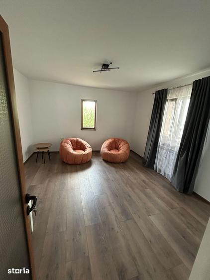 Casă cu 4 camere cu Teren 1500 Mp în Smârdan
