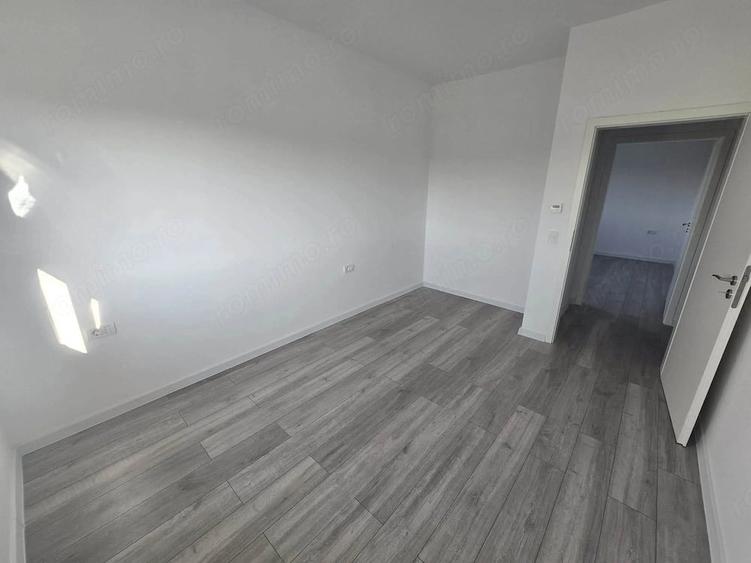 Casă cu 4 camere cu Teren 250 Mp în Moșnița Nouă