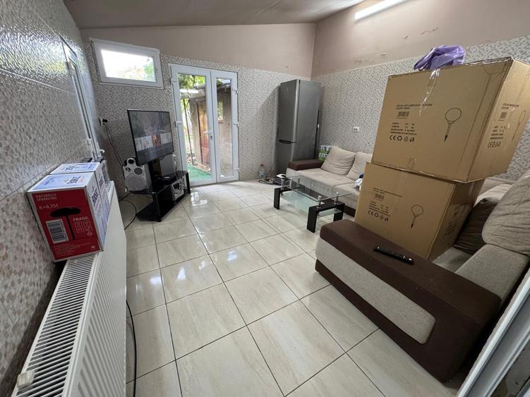 Casă individuală cu 5 camere cu Canalizare în Fratelia