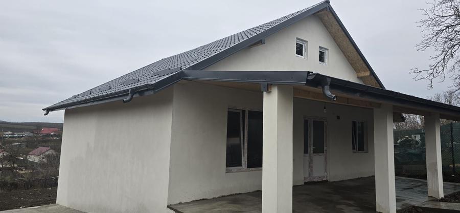 Casă cu 4 camere în Sârca