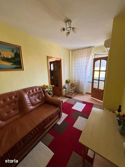 Apartament cu 4 camere în Podu Roș