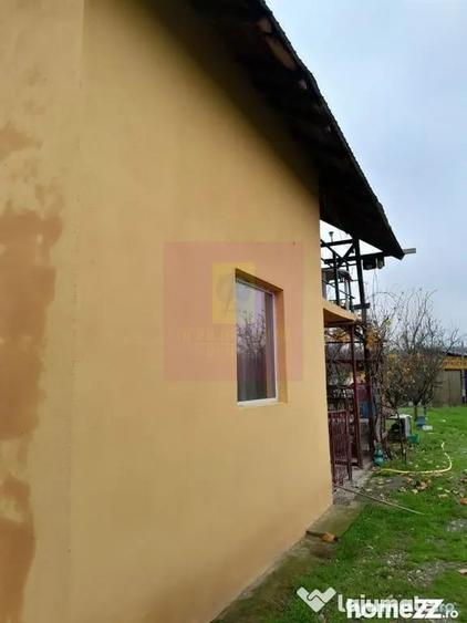 Casă cu 3 camere cu Teren 15000 Mp în Bărcănești