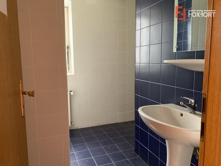 Casă individuală cu 10 camere cu Canalizare în Mehala