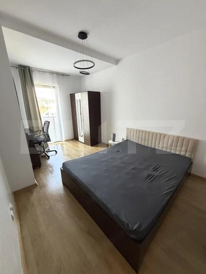 Apartament cu 3 camere semidecomandat în Central