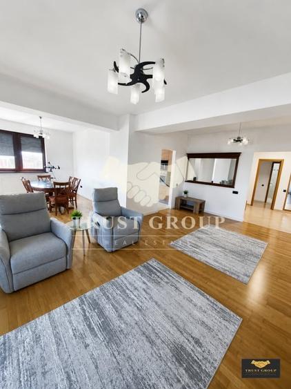 Apartament cu 3 camere decomandat, mobilat în Dacia