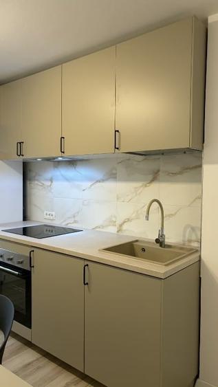 Apartament cu 3 camere semidecomandat, mobilat în Aradului