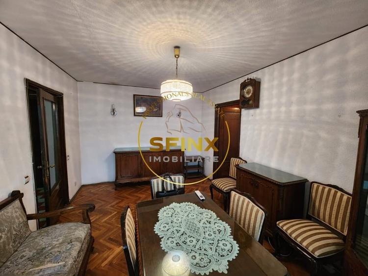 Apartament cu 3 camere semidecomandat în Gara de Nord