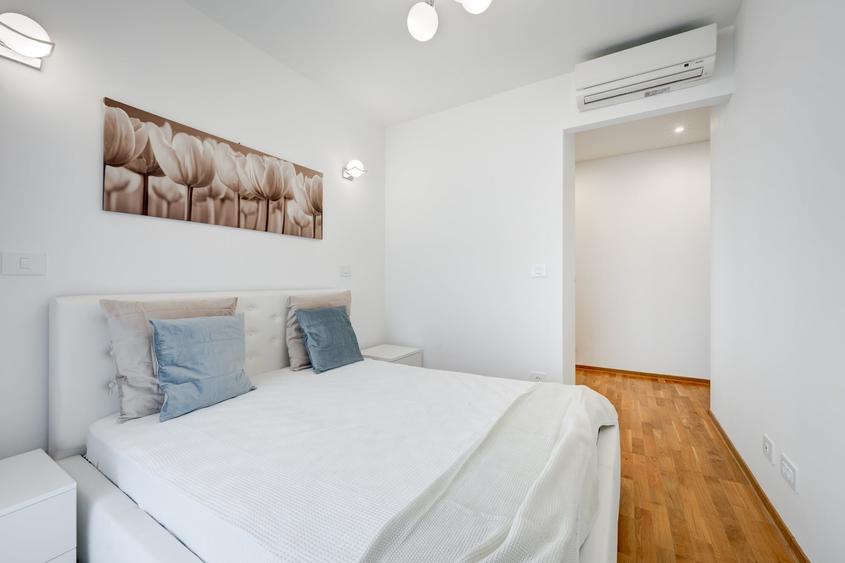 Apartament cu 3 camere decomandat în Băneasa