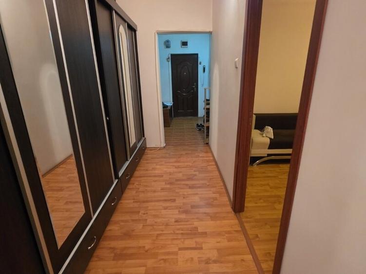 Apartament cu 3 camere decomandat în Dristor