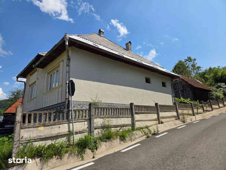 Casă cu 4 camere cu Teren 1278 Mp în Șișești