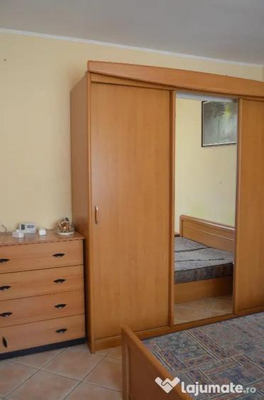 Apartament cu 2 camere decomandat în Telecabinei