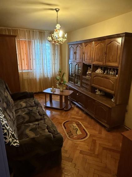 Apartament cu 2 camere semidecomandat în Dacia