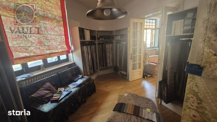 Apartament cu 5 camere decomandat în Moșilor